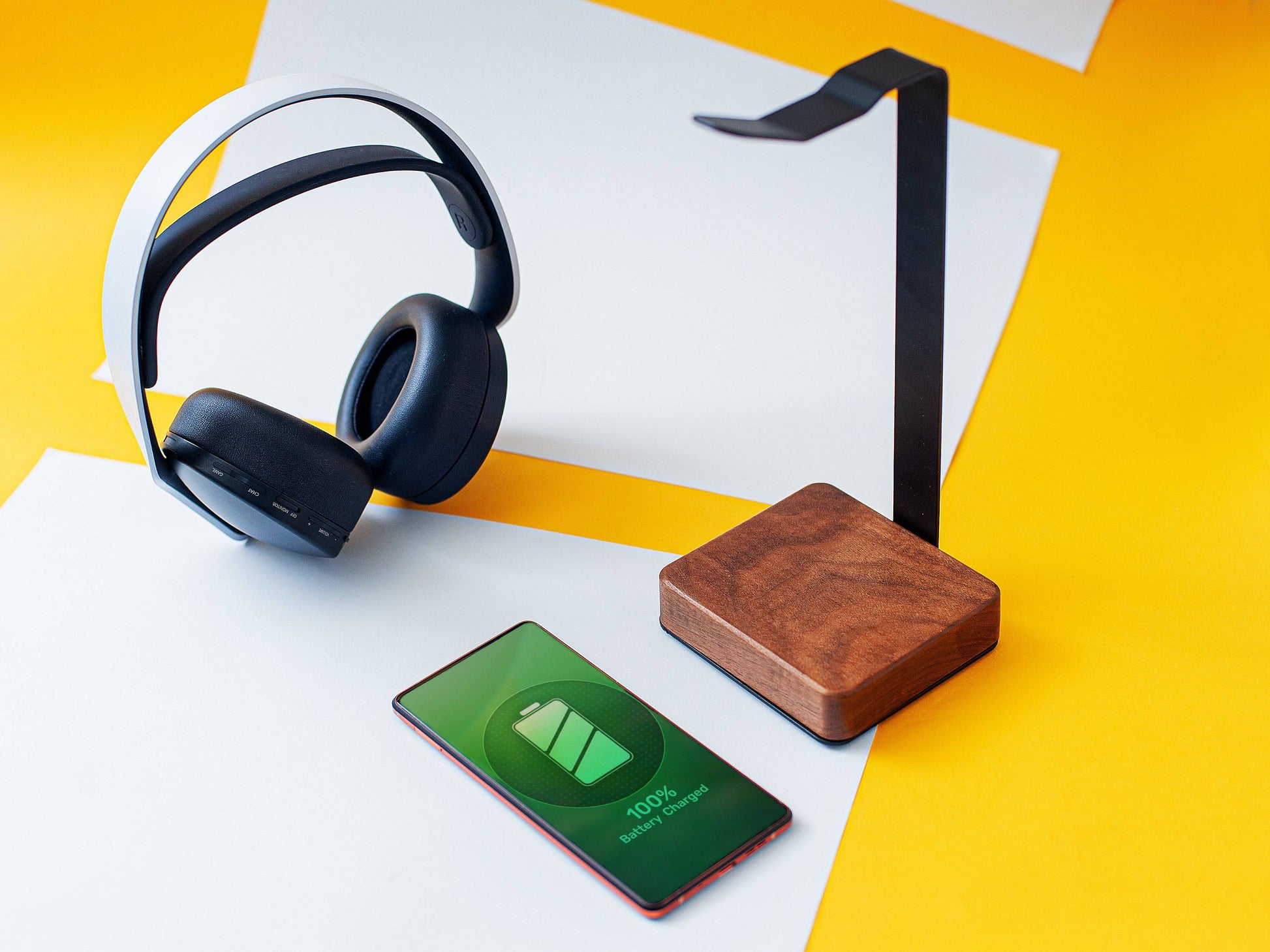 Wireless Charger Wood Headphone Stand: Stylish Desk Accessory - Madeset